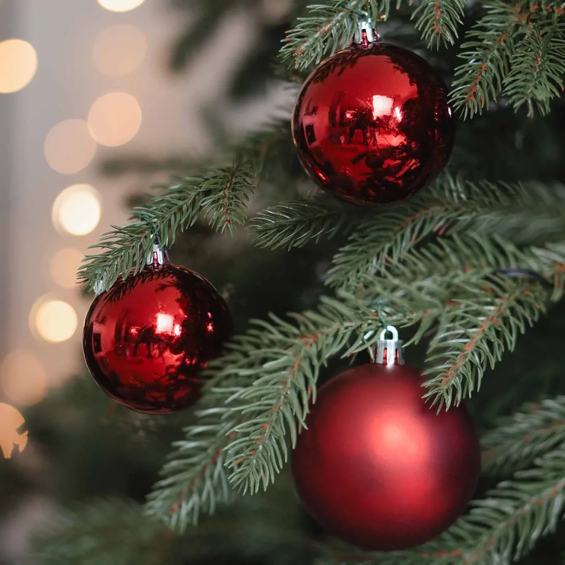 12 Shatterproof Christmas Baubles Red 7 Cm