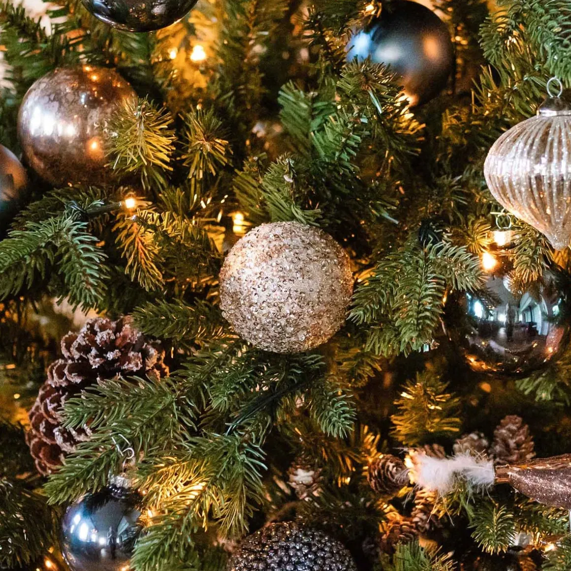 Christmas Bauble With Sequins 8cm Champagne