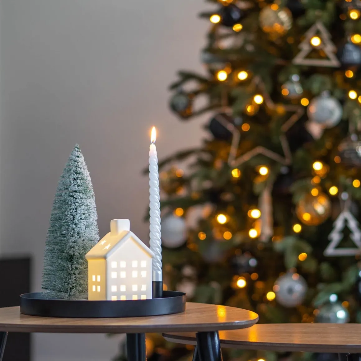 Magnetic Candle Tray | Ø 25 Cm | Matte Black | Includes Candle Holders