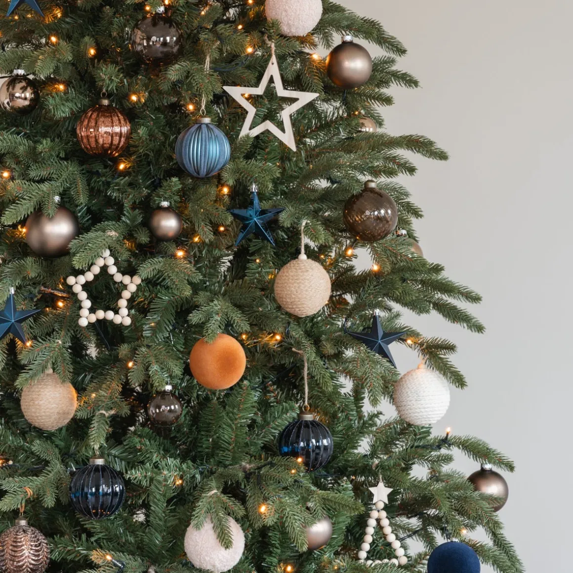 Pre-lit Christmas Tree Djill Pine 240cm
