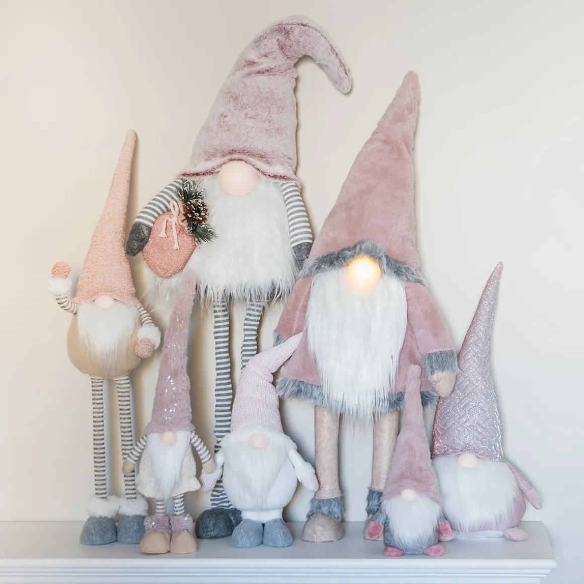 Standing Gnome 52cm Pink/silver